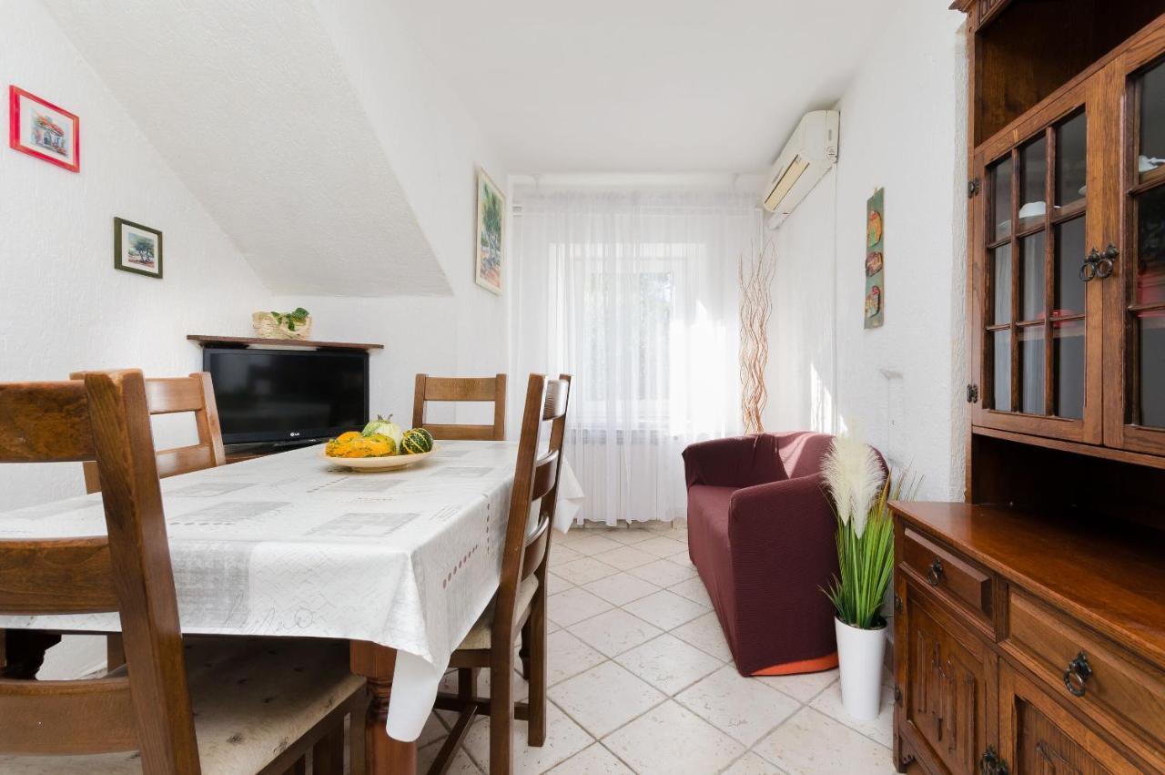 Apartment Josip Plomin Eksteriør bilde